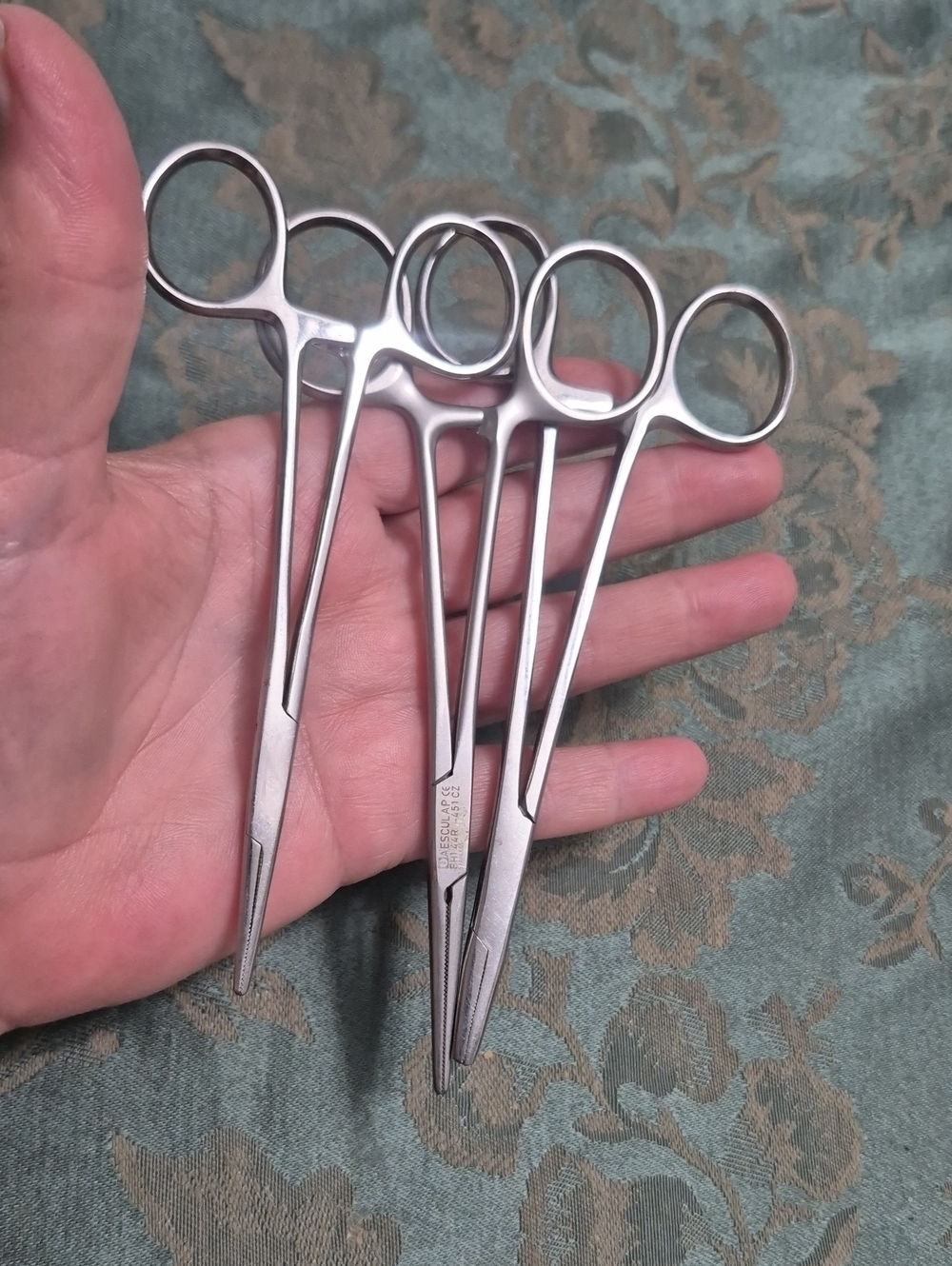 3 Medical Instruments (Hemostats) - Picture 5 of 5